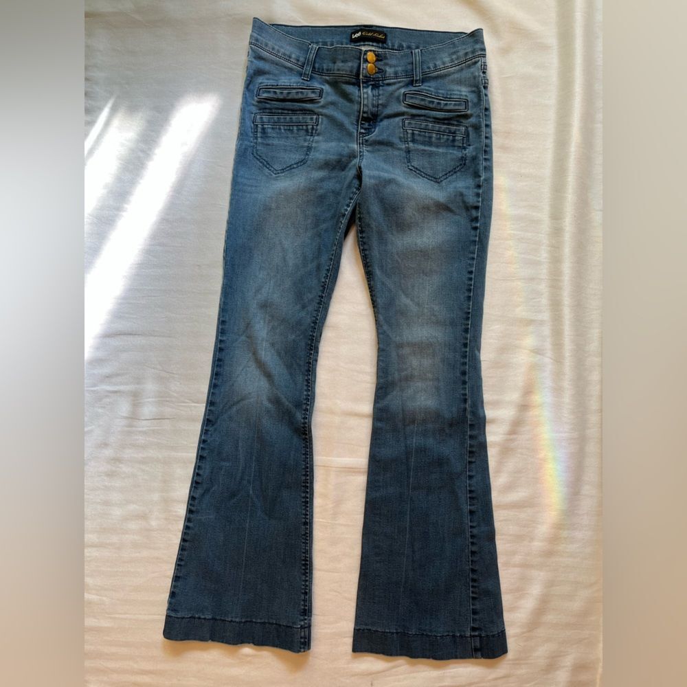 Lee Gold Label‎ mid rise flare jeans size 8 very slimming jeans, nice str…